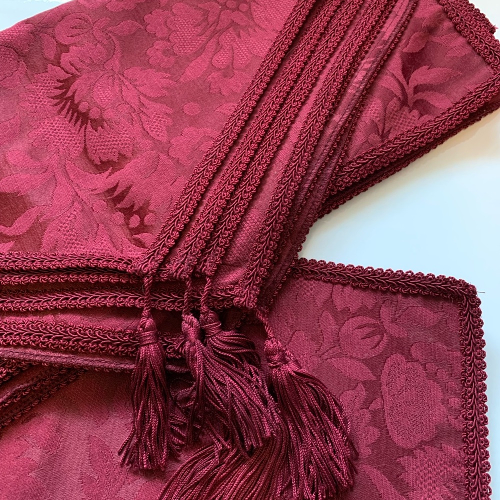 8 beautiful damask tassel placemats
